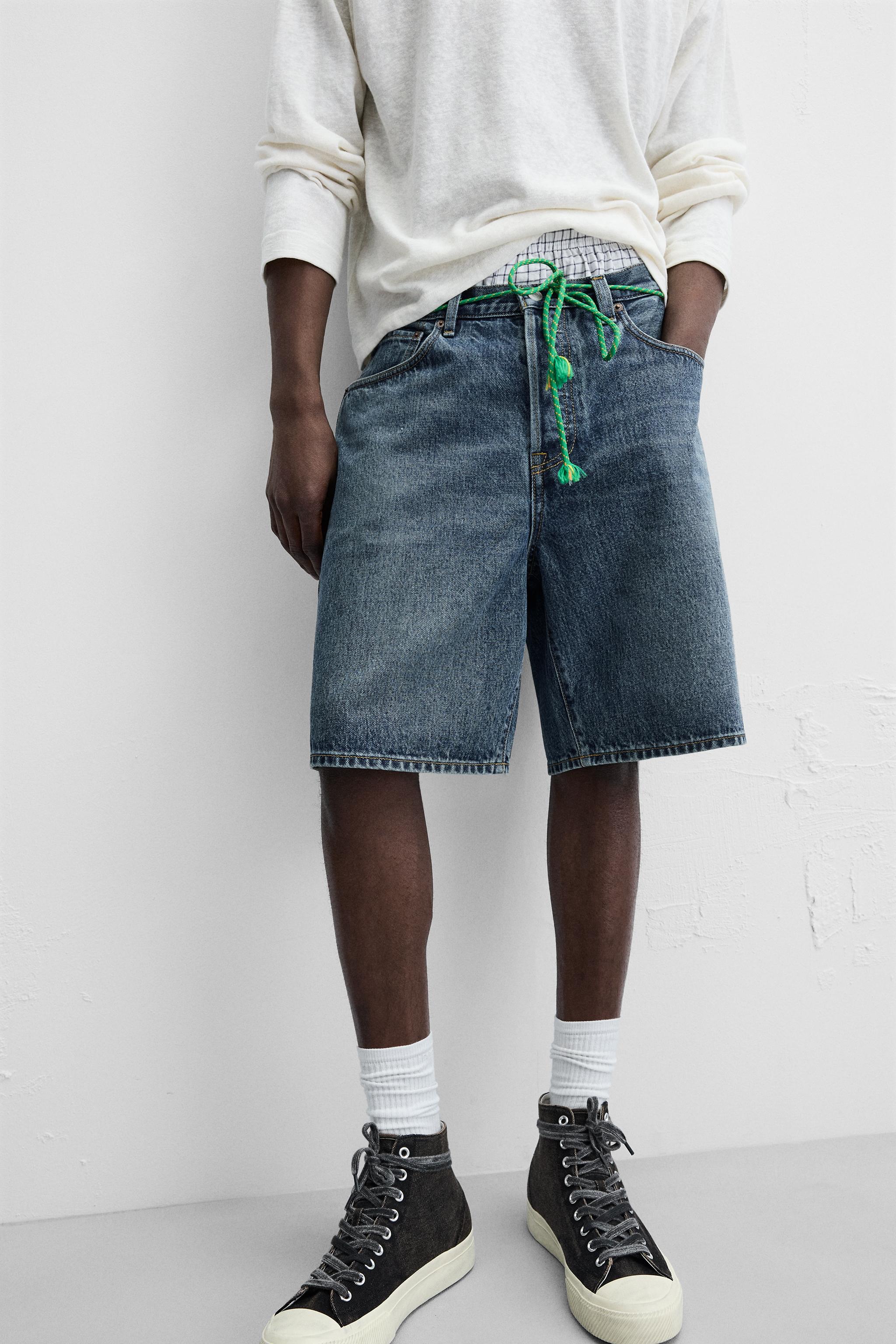 STRAIGHT FIT DENIM SHORTS